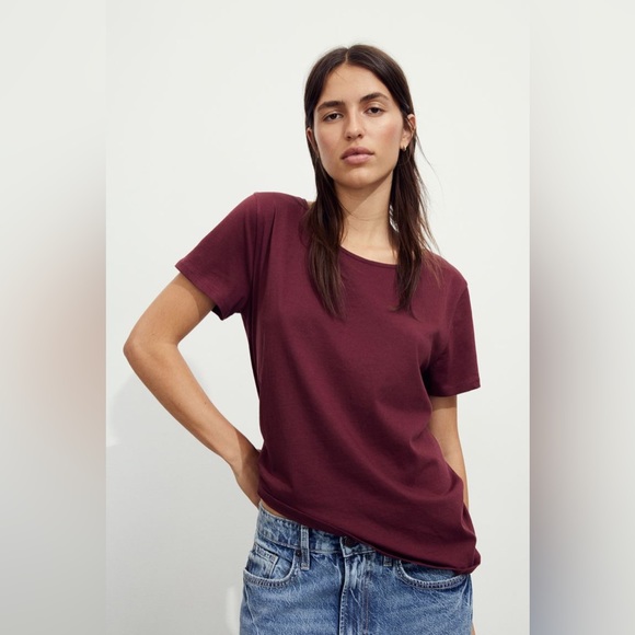 H&M T-Shirt - Picture 1 of 4